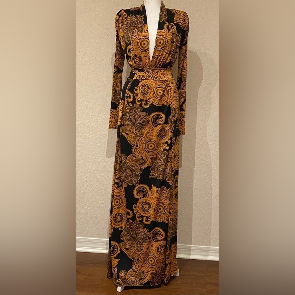 Fashion Nova Long Sleeve Deep V-Neck Black & Gold Formal Maxi Dress Size XS